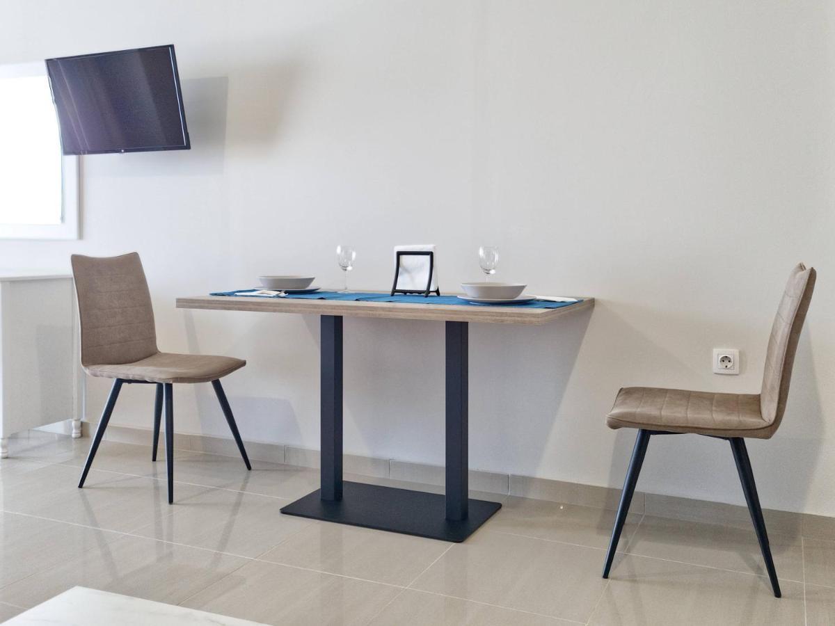 Epipleon Luxury Suites -102- Δωμάτιο 45Τμ Με Βεράντα 35Τμ Μπροστά Στη Θάλασσα นาฟปาคตอส ภายนอก รูปภาพ